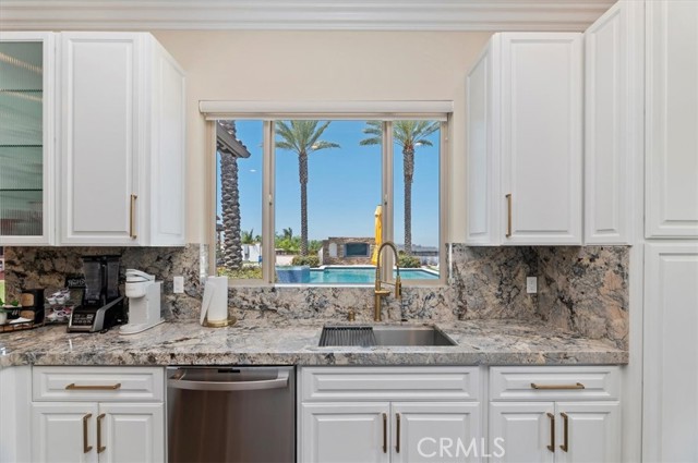 16850 Nandina Avenue, Riverside CA: https://media.crmls.org/medias/c087f977-cb4d-4f74-8115-d2d443f0993c.jpg