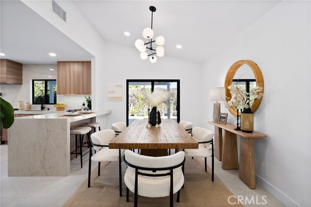 1975 E Mark Leslie, Palm Springs, CA 92264
