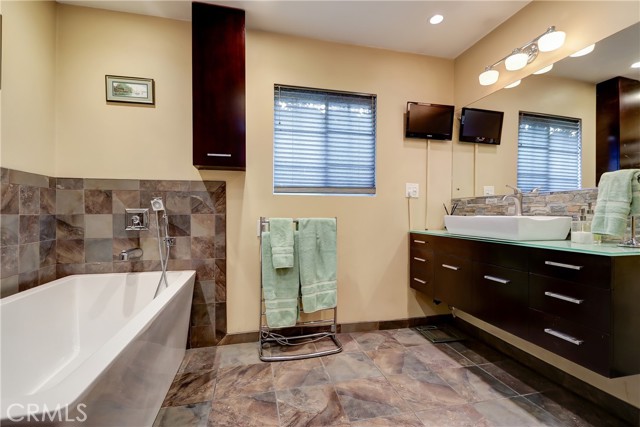 Hall bath with oversized soaking tub.