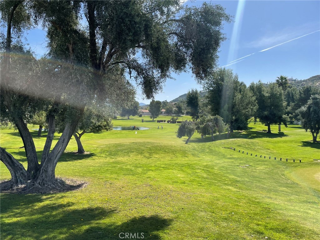 https://media.crmls.org/medias/c0895f05-98c3-4da9-8371-1bc430cb9681.jpg?preset=X-Large