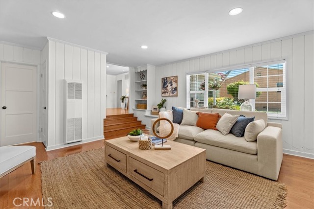 Detail Gallery Image 9 of 37 For 8212 Reading Ave, Los Angeles,  CA 90045 - 3 Beds | 1/1 Baths