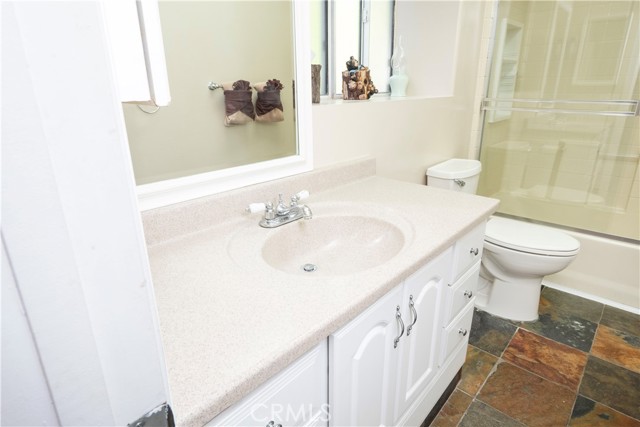 42531 Cedar Ave, Big Bear Lake CA: https://media.crmls.org/medias/c089a635-b798-42df-917b-bc3c0bc4fd38.jpg