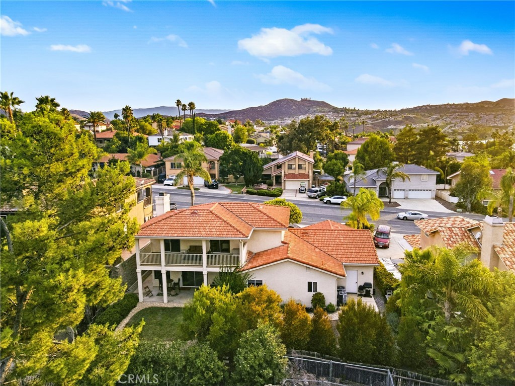 https://media.crmls.org/medias/c089b97b-23e5-4567-8357-10f1348a488a.jpg?preset=X-Large