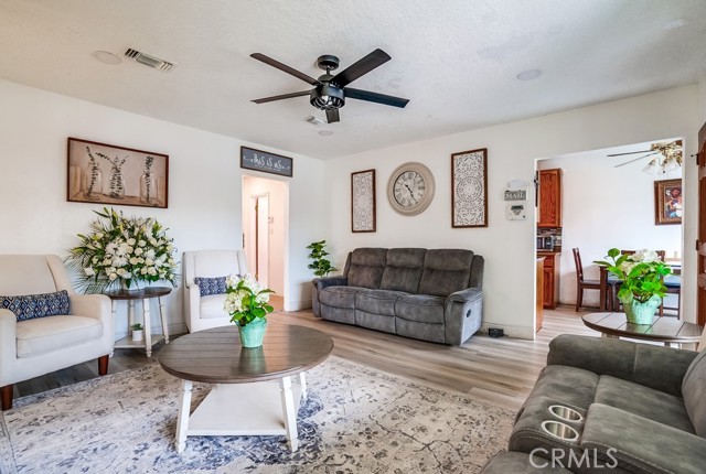 Detail Gallery Image 11 of 38 For 115 N Magnolia Court, Compton,  CA 90220 - 4 Beds | 2 Baths