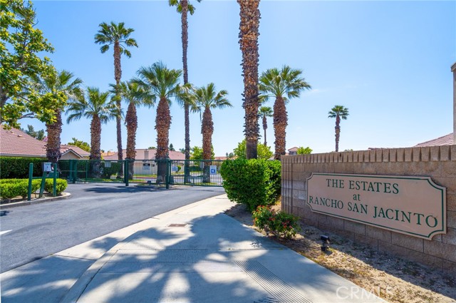 819 Camino De Plata, San Jacinto CA: https://media.crmls.org/medias/c08a647f-13c6-45b9-8502-5af76b866143.jpg