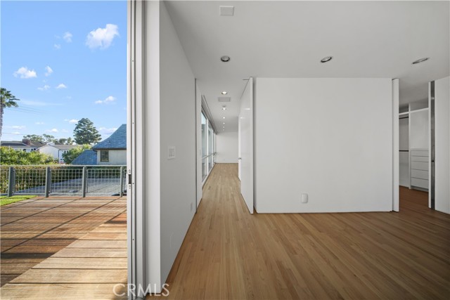 Detail Gallery Image 19 of 39 For 519 Santa Ana, Newport Beach,  CA 92663 - 4 Beds | 4/1 Baths