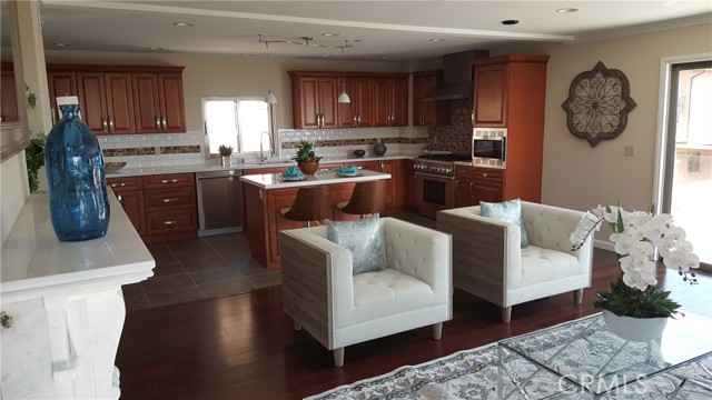 910 17th Street, Hermosa Beach CA: https://media.crmls.org/medias/c08b4120-ecad-40fc-94cc-b6bb1b8a0393.jpg