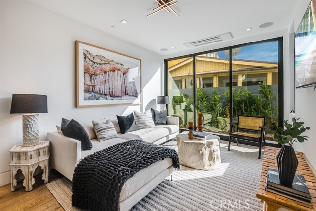 200 40th Street, Manhattan Beach, California 90266, 4 Bedrooms Bedrooms, ,4 BathroomsBathrooms,Residential,Sold,40th,SB22010624