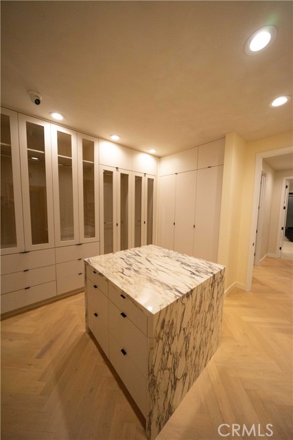 Detail Gallery Image 62 of 74 For 17437 Oak Creek Ct, Encino,  CA 91316 - 5 Beds | 5/1 Baths