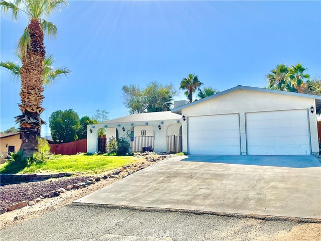 Detail Gallery Image 2 of 33 For 73819 Homestead Dr, Twentynine Palms,  CA 92277 - 3 Beds | 2 Baths