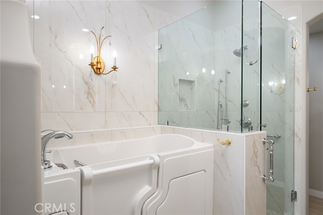 11 Classico Drive, Newport Coast CA: https://media.crmls.org/medias/c08cba6a-5fd4-4fbd-96f9-f84ee6d38c65.jpg
