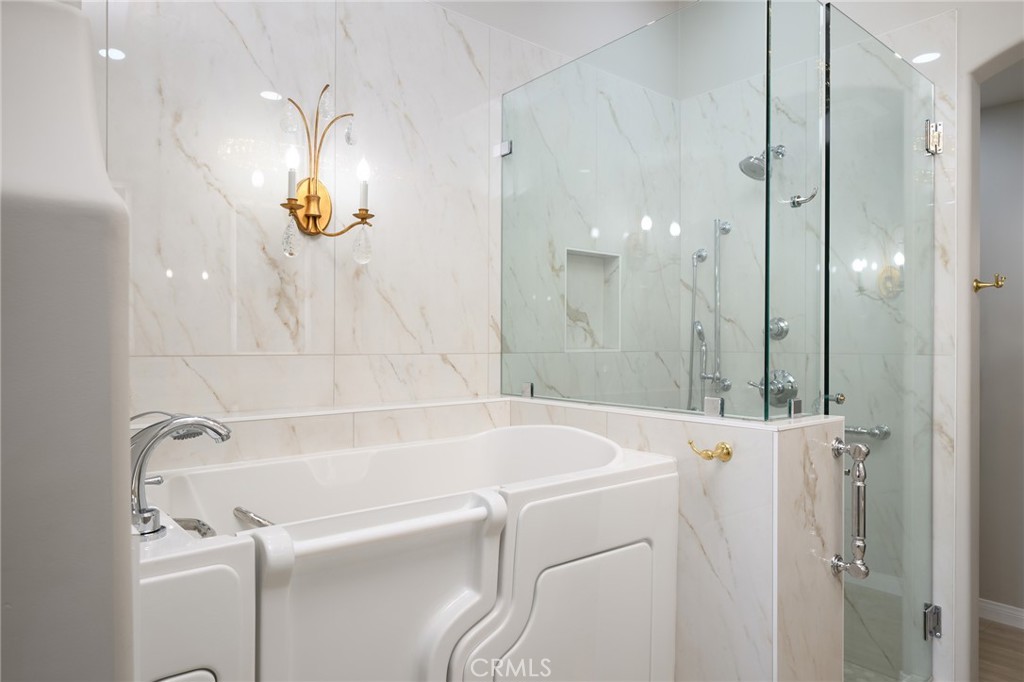 https://media.crmls.org/medias/c08cba6a-5fd4-4fbd-96f9-f84ee6d38c65.jpg?preset=X-Large