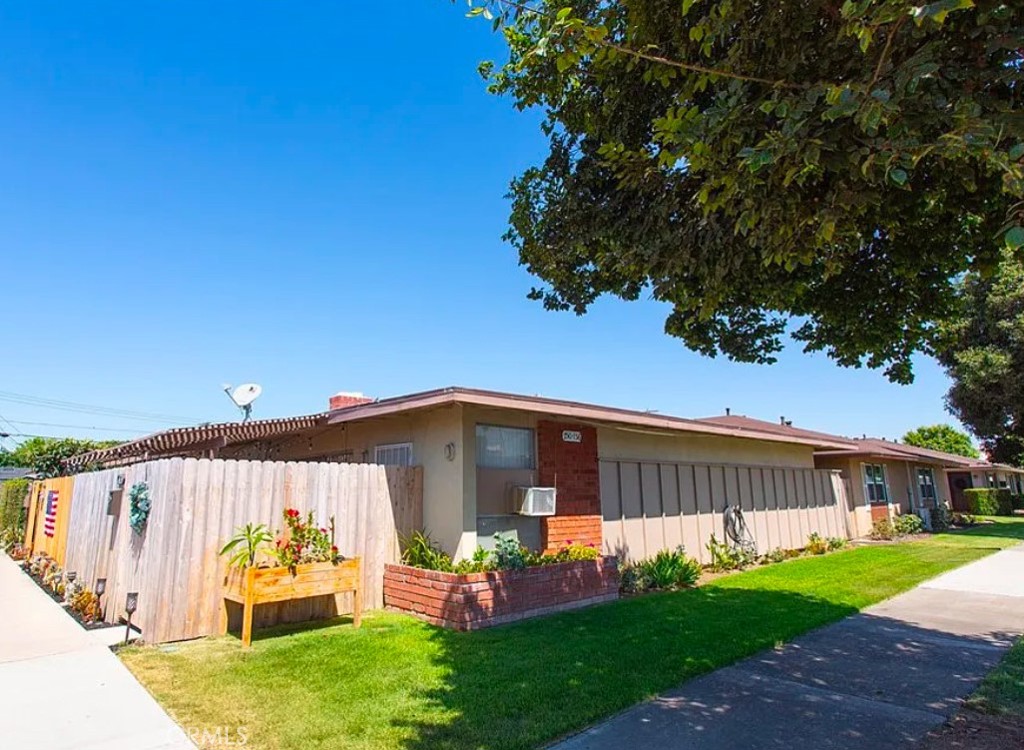 754 N Shattuck Pl