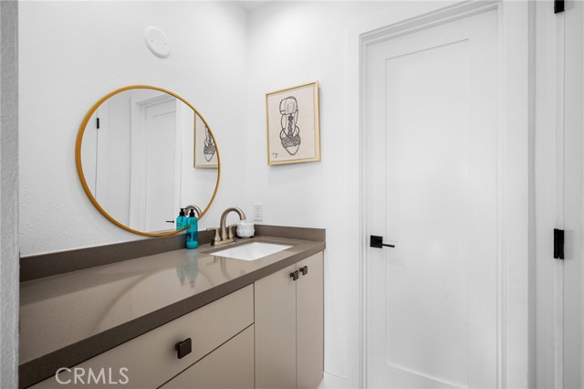 Detail Gallery Image 15 of 22 For 5460 White Oak #G324,  Encino,  CA 91316 - 1 Beds | 1 Baths