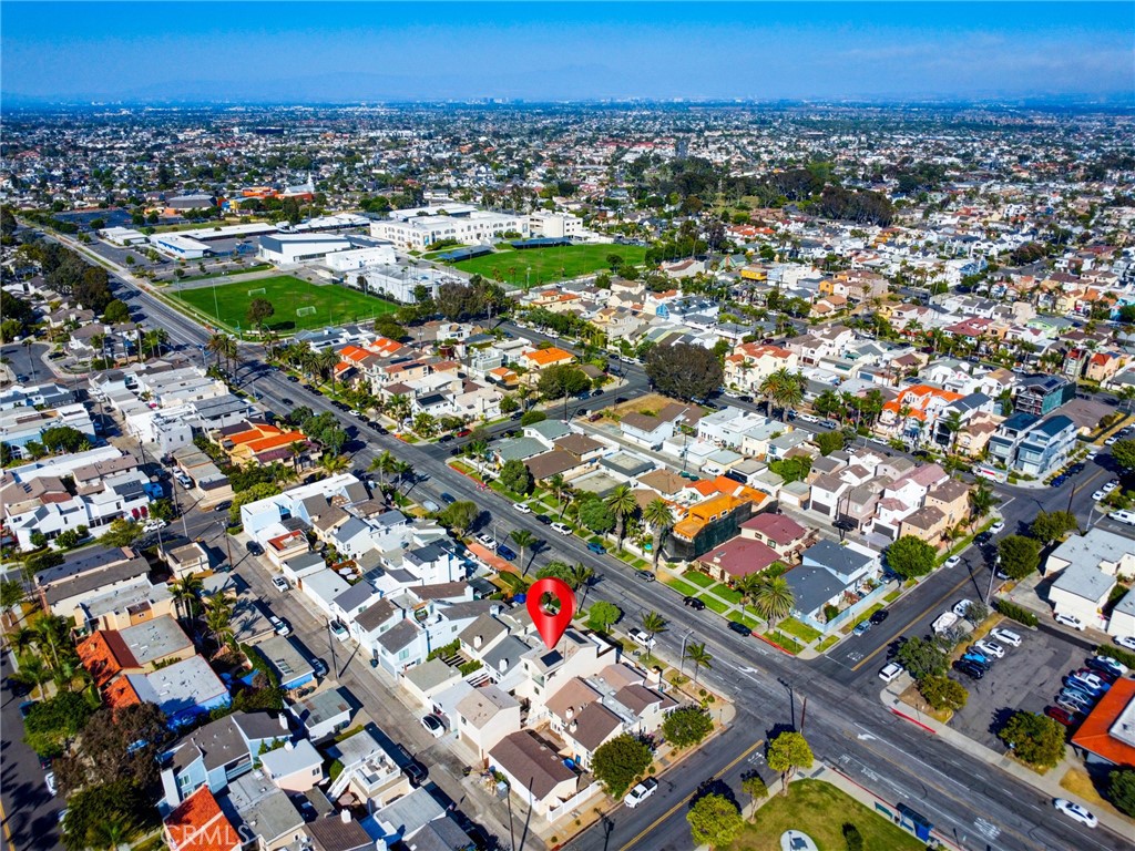 https://media.crmls.org/medias/c08d5f04-59ff-463f-a4c7-10c822051310.jpg?preset=X-Large