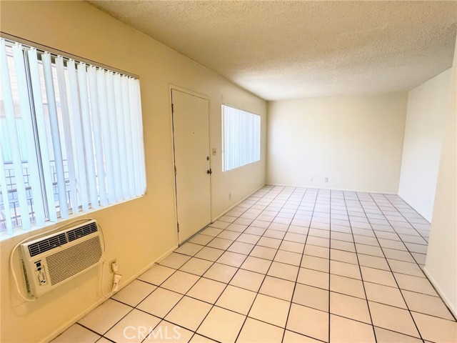 1026 W Granada Court, Ontario CA: https://media.crmls.org/medias/c08e836b-5280-44b2-81ad-c2968eeab6f7.jpg