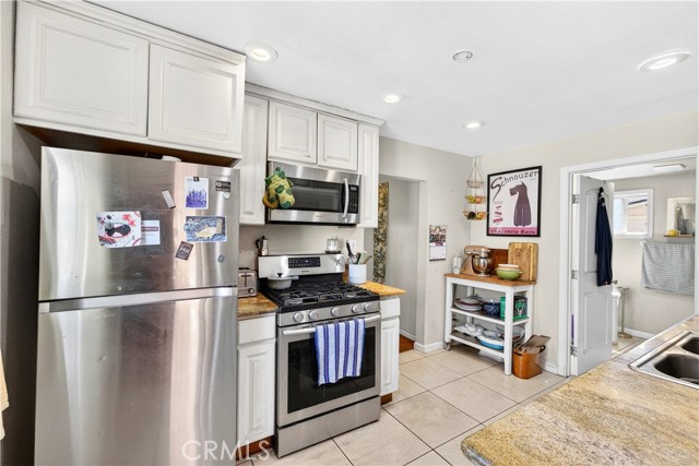 Detail Gallery Image 22 of 47 For 614 N Shelton, Santa Ana,  CA 92703 - 5 Beds | 2 Baths