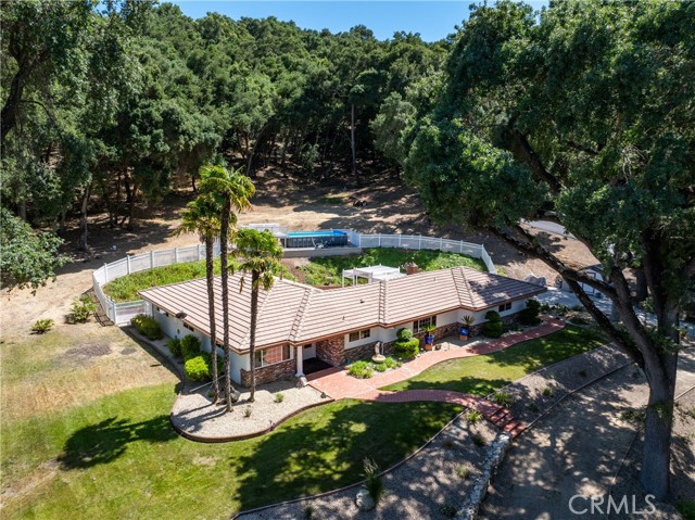 7735 Del Rio Road, Atascadero CA: https://media.crmls.org/medias/c0905ca3-005c-49a4-ad76-afb7a97ef4f5.jpg