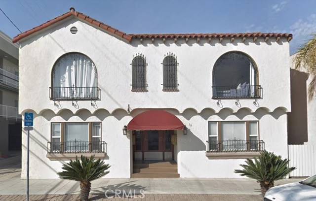 19 Granada Avenue Long Beach, California Pride of Ownership, Ten Unit, Trophy Property! Located within the highly sought after community of Belmont Shore, merely footsteps from the sand. 19 Granada is a picturesque 1930’s building, featuring all classic characteristics and qualities of early 20th century architecture – boasting magnificent high ceilings, built in cabinetry, large open floor plans with an abundance of natural light. Embodying a highly desirable unit blend; Six large 1 bedroom x 1 bathroom units along with Four large studios. The asset is separately metered for gas and electric and has its own large laundry room. Upper front units have beautiful arched windows and ocean views. Consequently, all 10 units are in incredibly high demand, due to the buildings design, unit floor plans and proximity to the Ocean. Not only mere steps from the sand but just a short stroll to “2nd street”, which houses most of Long Beaches best fashion stores, restaurants, bars and coffee shops. Perfect building for the sophisticated investor looking for a prime asset in an A+ location.