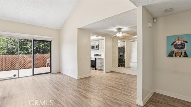 6816 Alondra Boulevard, Paramount CA: https://media.crmls.org/medias/c090a246-4d1b-4527-acfe-d2937d058ecb.jpg