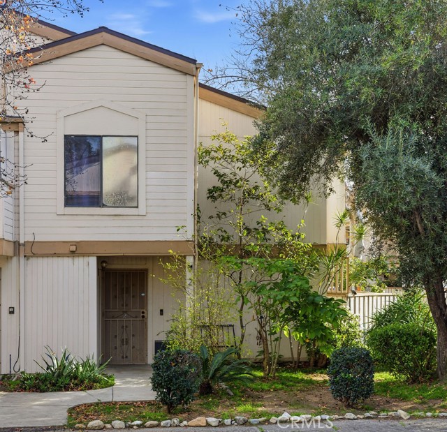 Detail Gallery Image 21 of 34 For 10139 Arleta Ave #2, Arleta,  CA 91331 - 3 Beds | 3 Baths