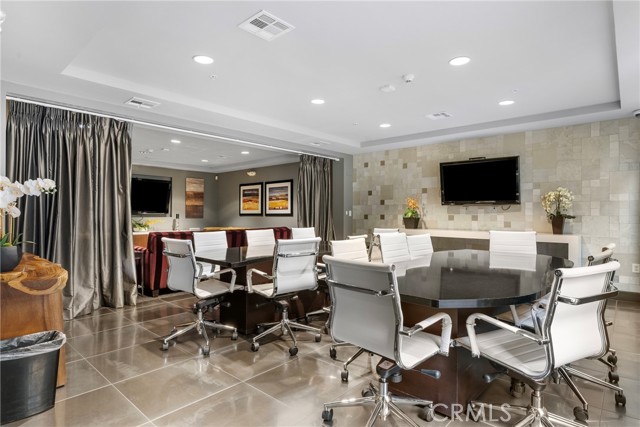 Detail Gallery Image 26 of 34 For 21301 Erwin #206,  Woodland Hills,  CA 91367 - 2 Beds | 2 Baths