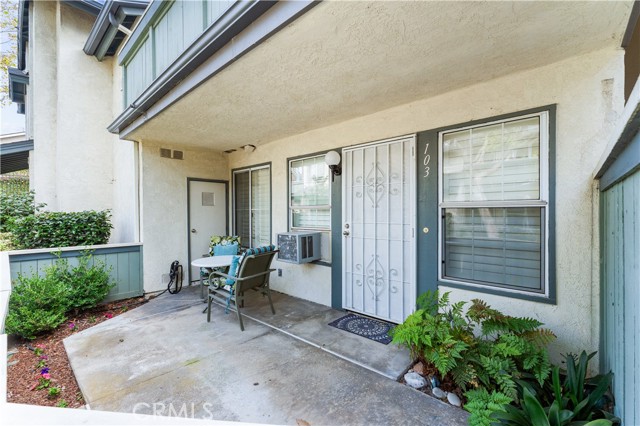 Detail Gallery Image 3 of 25 For 18242 Parkview Ln #103,  Huntington Beach,  CA 92648 - 1 Beds | 1 Baths