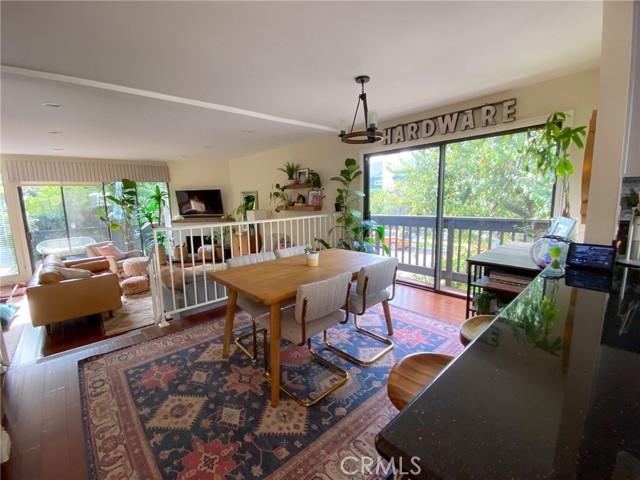 Detail Gallery Image 3 of 26 For 4218 Troost #15,  Studio City,  CA 91604 - 3 Beds | 3 Baths