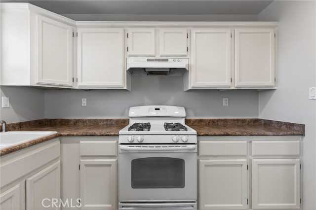 Detail Gallery Image 8 of 16 For 6845 Barcelona, Riverside,  CA 92504 - 3 Beds | 1 Baths