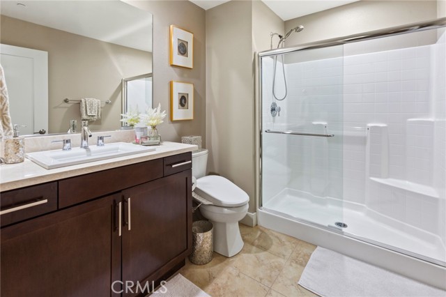 31 Soho, Irvine CA: https://media.crmls.org/medias/c092e3fc-8aec-425e-ae19-9e4245368201.jpg