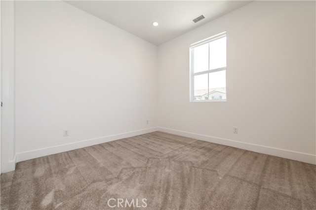 19256 Merryweather Drive, Canyon Country CA: https://media.crmls.org/medias/c0933382-2806-482c-a50f-937fc36c4ae1.jpg