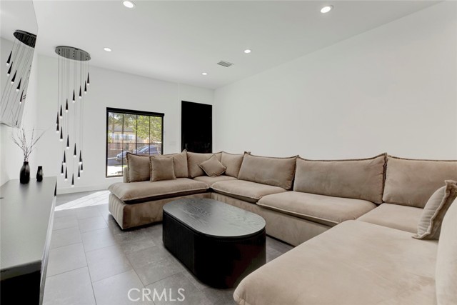 Detail Gallery Image 7 of 47 For 10823 Parr, Sunland,  CA 91040 - 3 Beds | 2 Baths