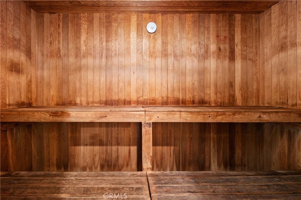 https://media.crmls.org/medias/c094973e-9021-4351-9667-7ed9cbe9523f.jpg?preset=X-Large