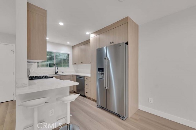 Detail Gallery Image 4 of 28 For 5500 Owensmouth Ave #128,  Woodland Hills,  CA 91367 - 2 Beds | 2 Baths