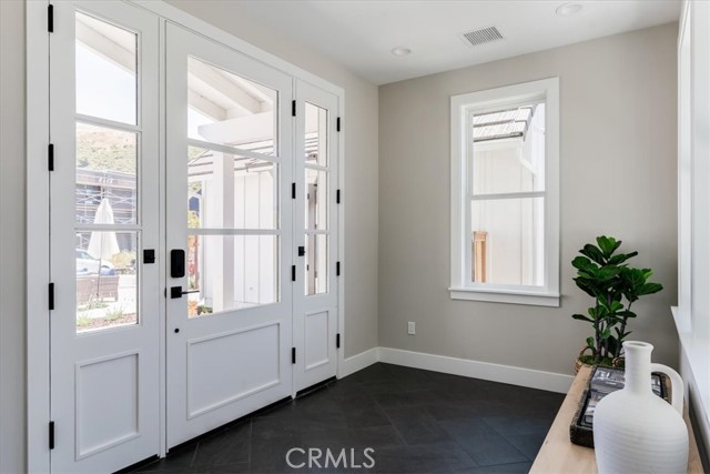 Detail Gallery Image 4 of 53 For 1458 Parsons Way, San Luis Obispo,  CA 93401 - 5 Beds | 5/1 Baths