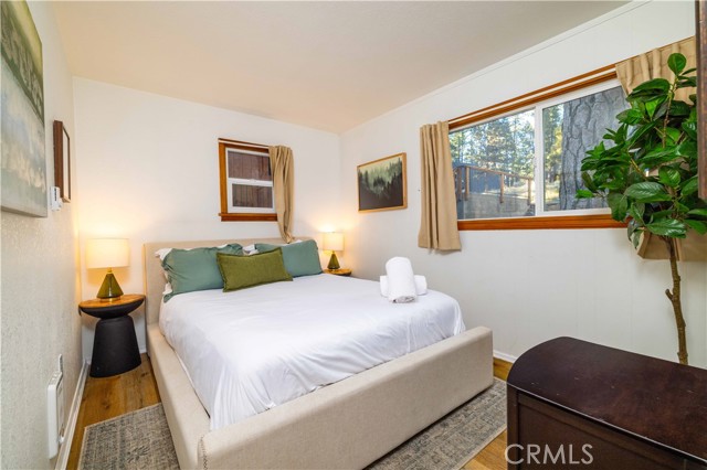 Detail Gallery Image 10 of 18 For 42769 Conifer Dr, Big Bear Lake,  CA 92315 - 4 Beds | 1 Baths