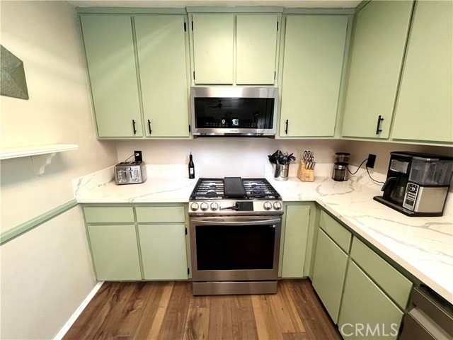 24792 Bernard Drive, Crestline CA: https://media.crmls.org/medias/c095eba8-74f9-4815-8862-58de5a309dbb.jpg