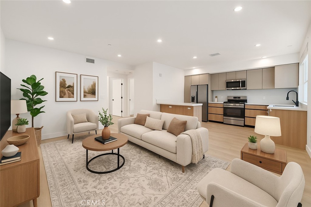 7510 Sepulveda Boulevard #204