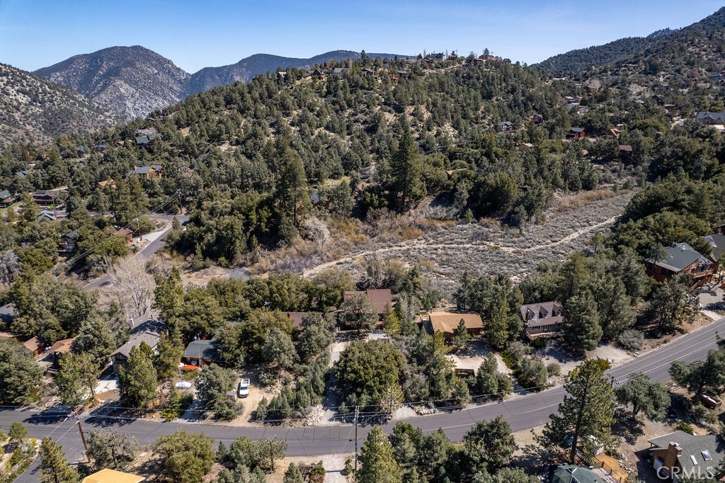https://media.crmls.org/medias/c096834e-7767-4d8a-8fbb-8195e12a0b69.jpg?preset=X-Large