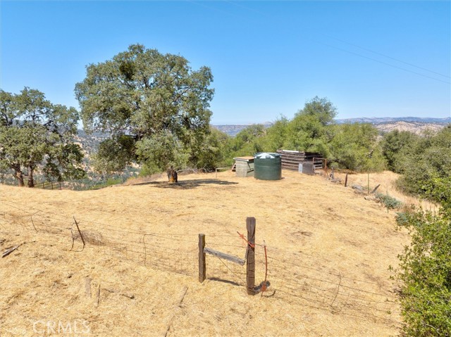 37876 Road 600, Raymond CA: https://media.crmls.org/medias/c096dc36-b91b-4574-8151-952d5effc3e2.jpg