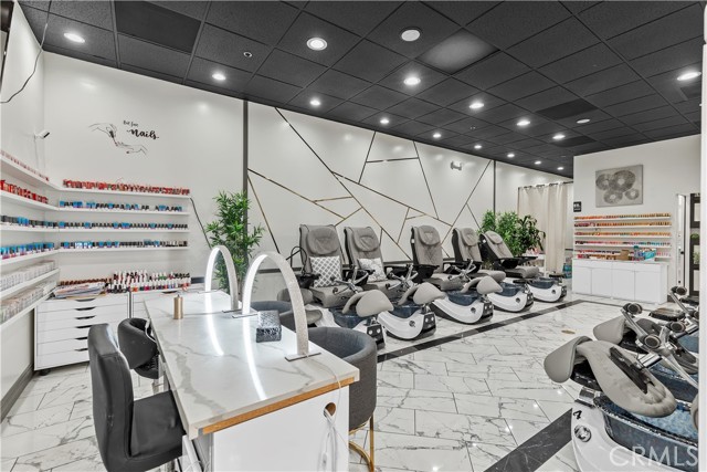 1520 N, Ontario CA: https://media.crmls.org/medias/c0971b98-4475-47b8-8160-1d50985c99a1.jpg