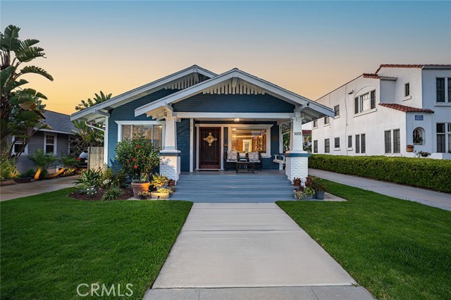 3033 E Vista, Long Beach CA: https://media.crmls.org/medias/c0976629-71e0-4fab-b78c-df95f9213274.jpg