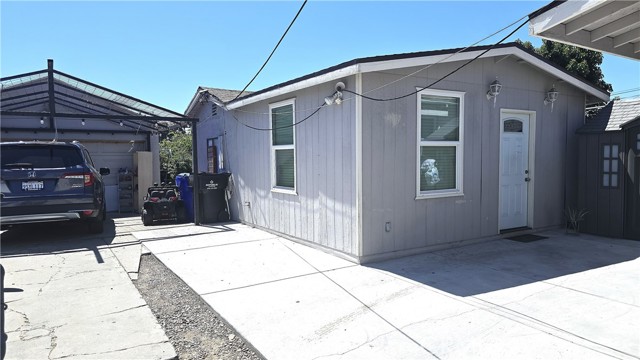 3142 W 112th W Street, Inglewood CA: https://media.crmls.org/medias/c0976c70-1b99-42a6-8855-b45eaf335ae3.jpg