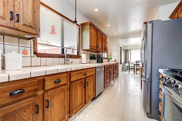 2906 Perkins Lane, Redondo Beach, California 90278, 4 Bedrooms Bedrooms, ,2 BathroomsBathrooms,Residential,Sold,Perkins,SB23084856