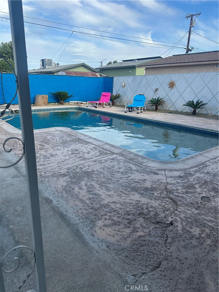 https://media.crmls.org/medias/c09840cf-843b-4865-ac78-dd747c364724.jpg?preset=X-Large