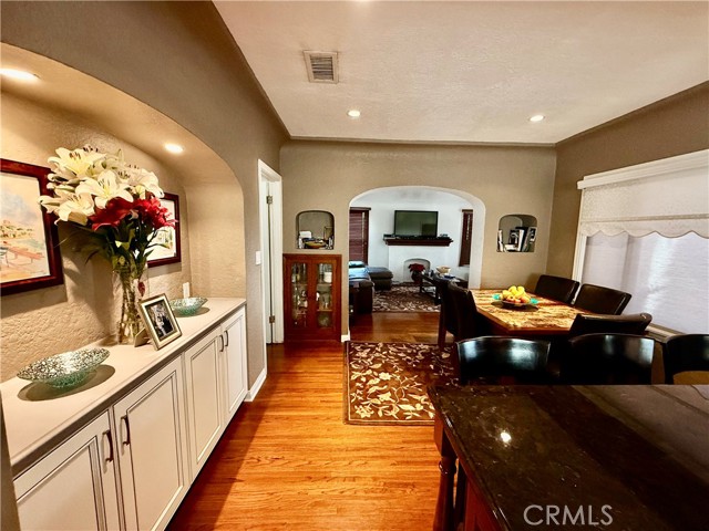 Detail Gallery Image 10 of 20 For 2419 Eucalyptus Ave, Long Beach,  CA 90806 - 2 Beds | 1 Baths