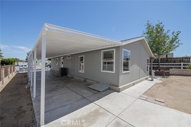 16307 Wimbleton Drive, Victorville CA: https://media.crmls.org/medias/c0993056-2df6-4106-a61c-b9e4996d3a95.jpg