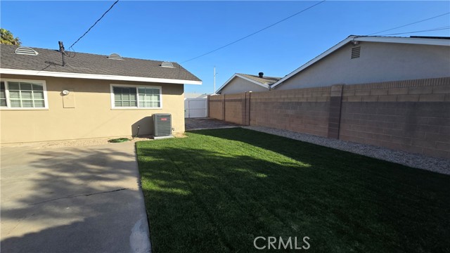 Detail Gallery Image 14 of 17 For 18271 Roberta, Huntington Beach,  CA 92646 - 4 Beds | 2 Baths