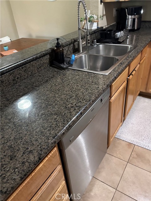 Detail Gallery Image 6 of 9 For 2380 Del Mar Way #206,  Corona,  CA 92882 - 2 Beds | 2 Baths