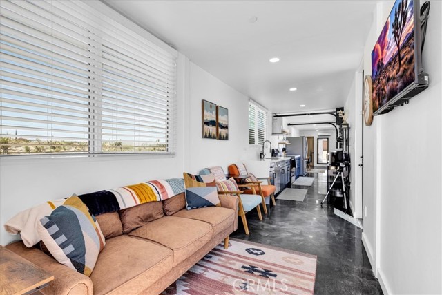 6816 Saddleback Road, Joshua Tree CA: https://media.crmls.org/medias/c09c0a5f-3a04-4602-9da6-2e5dbb1b2276.jpg
